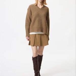 NWT Uniqlo fluffy v neck wool blend sweater